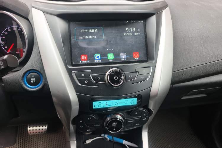 Used BYD Yuan New Energy 2018 EV360 Smart Connected Cool Model Audio And AC Panel