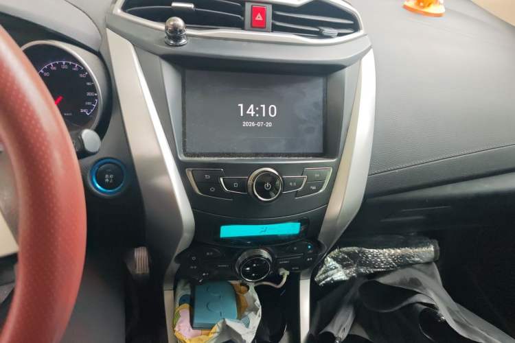 Used BYD Yuan New Energy 2018 EV360 Smart Connect Cool Edition Audio And AC Panel