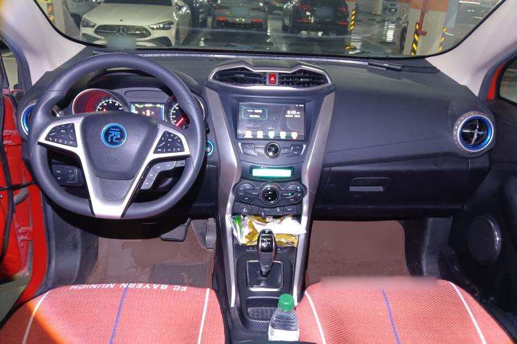 Used BYD Yuan New Energy 2018 EV360 Smart Connected Cool Model Center Console