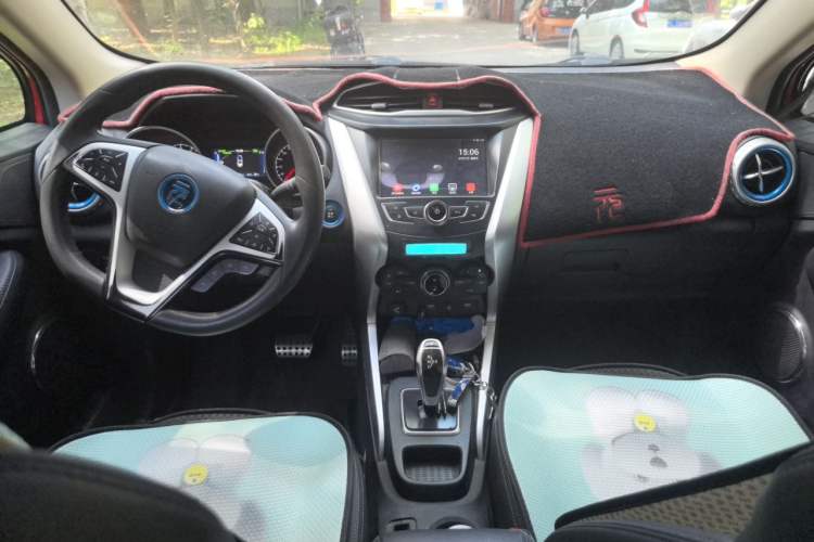 Used BYD Yuan New Energy 2018 EV360 Smart Connected Cool Model Center Console