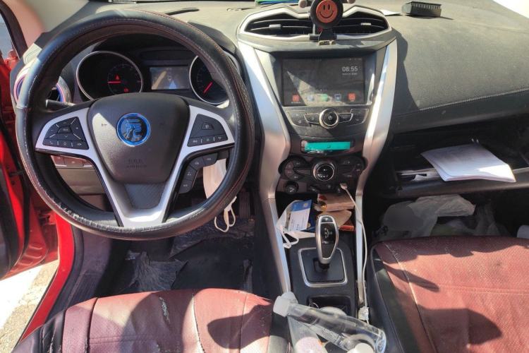 Used BYD Yuan New Energy 2018 EV360 Smart Connect Cool Edition Center Console