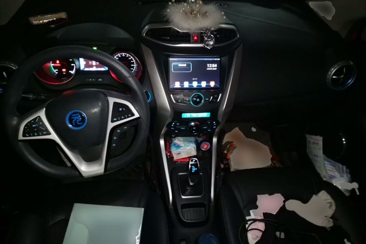 Used BYD Yuan New Energy 2018 EV360 Smart Connect Cool Edition Center Console