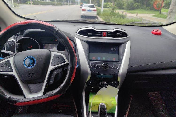 Used BYD Yuan New Energy 2018 EV360 Smart Connect Cool Edition Center Console
