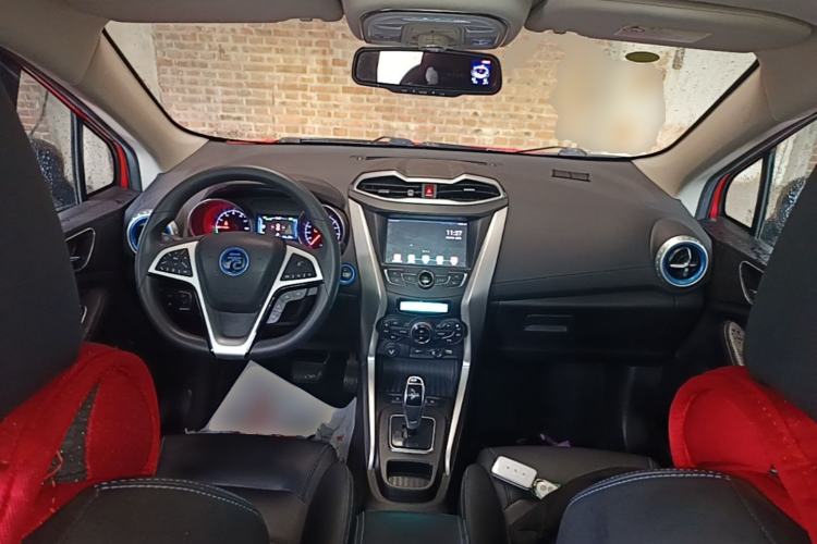 Used BYD Yuan New Energy 2018 EV360 Smart Connected Cool Model Center Console