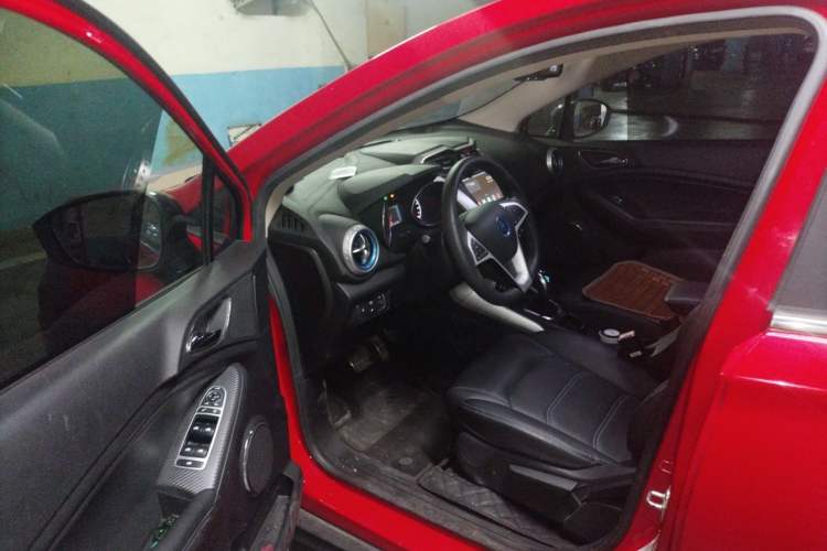 Used BYD Yuan New Energy 2018 EV360 Smart Connected Cool Model Driver Seat