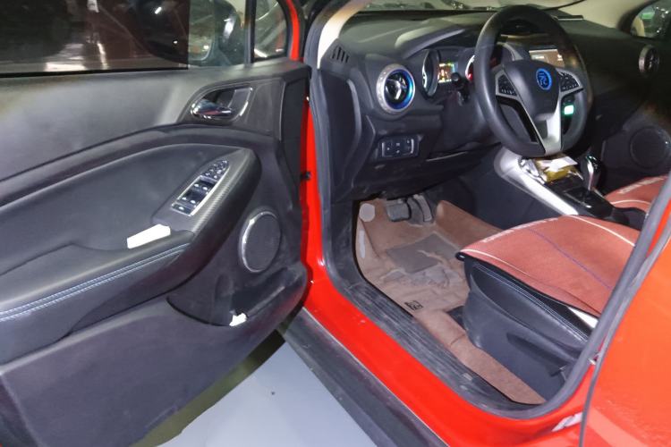 Used BYD Yuan New Energy 2018 EV360 Smart Connected Cool Model Driver Seat