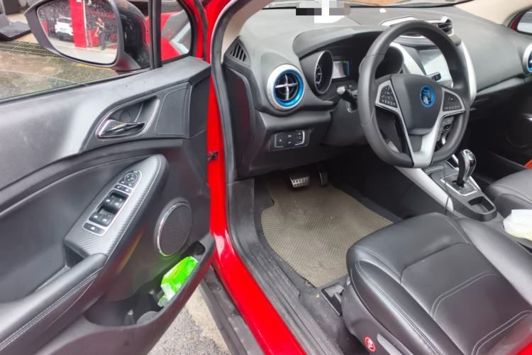 Used BYD Yuan New Energy 2018 EV360 Smart Connected Cool Model Driver Seat