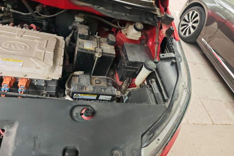 Used BYD Yuan New Energy 2018 EV360 Smart Connect Cool Edition Engine Bay Left