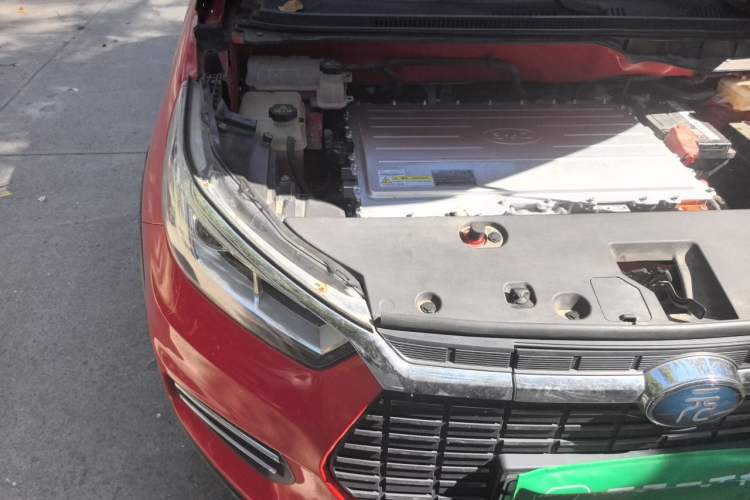 Used BYD Yuan New Energy 2018 EV360 Smart Connected Cool Model Engine Bay Right