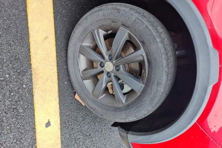 Used BYD Yuan New Energy 2018 EV360 Smart Connect Cool Edition Exterior 7