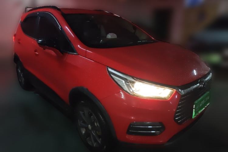Used BYD Yuan New Energy 2018 EV360 Smart Connect Cool Edition Front Right 45 Deg
