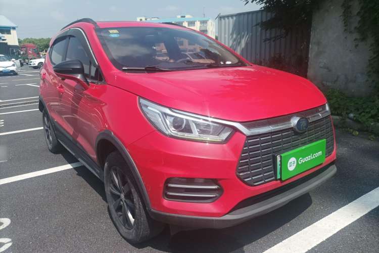 Used BYD Yuan New Energy 2018 EV360 Smart Connect Cool Edition Front Right 45 Deg