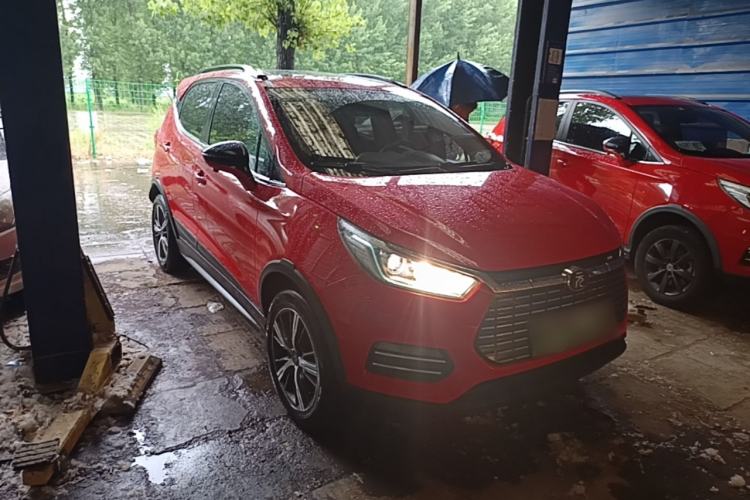Used BYD Yuan New Energy 2018 EV360 Smart Connected Cool Model Front Right 45 Deg