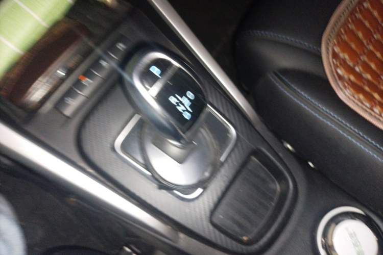 Used BYD Yuan New Energy 2018 EV360 Smart Connected Cool Model Gear Lever