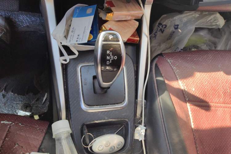 Used BYD Yuan New Energy 2018 EV360 Smart Connect Cool Edition Gear Lever