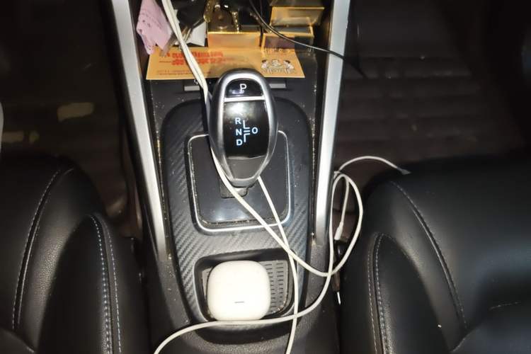 Used BYD Yuan New Energy 2018 EV360 Smart Connect Cool Edition Gear Lever