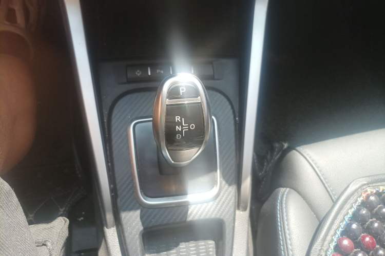 Used BYD Yuan New Energy 2018 EV360 Smart Connect Cool Edition Gear Lever
