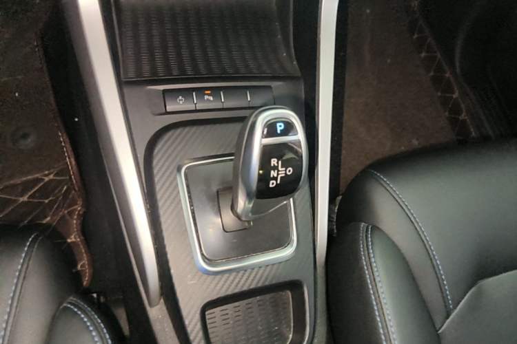 Used BYD Yuan New Energy 2018 EV360 Smart Connect Cool Edition Gear Lever