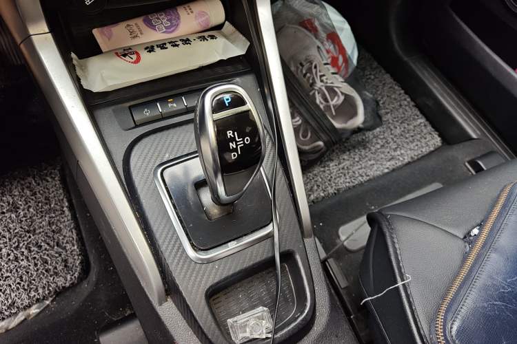 Used BYD Yuan New Energy 2018 EV360 Smart Connect Cool Edition Gear Lever