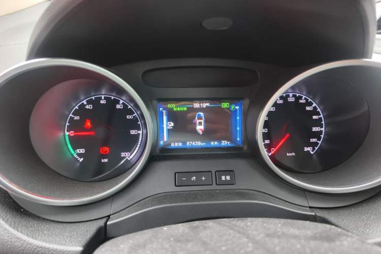 Used BYD Yuan New Energy 2018 EV360 Smart Connected Cool Model Instrument Cluster