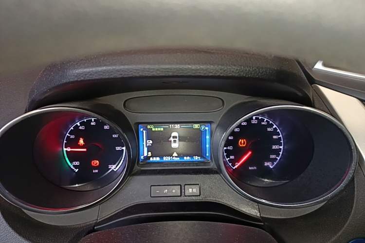 Used BYD Yuan New Energy 2018 EV360 Smart Connected Cool Model Instrument Cluster