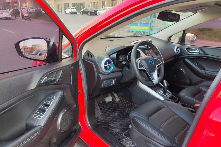 Used BYD Yuan New Energy 2018 EV360 Smart Connect Cool Edition Interior 1