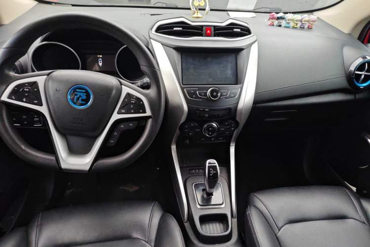 Used BYD Yuan New Energy 2018 EV360 Smart Connect Cool Edition Interior 2