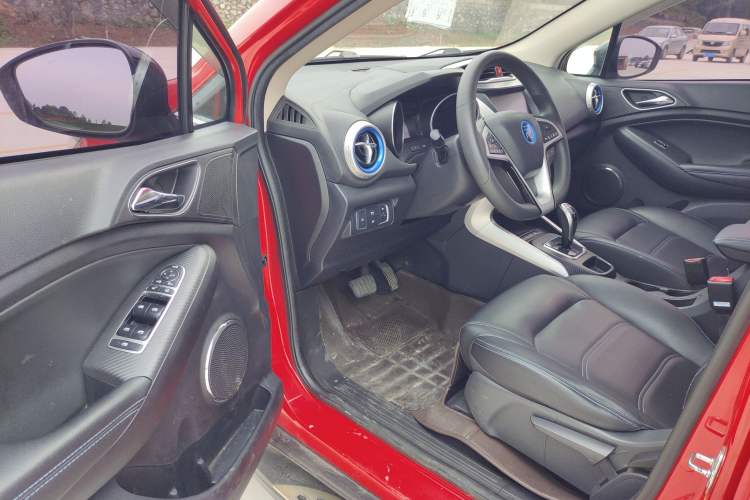 Used BYD Yuan New Energy 2018 EV360 Smart Connect Cool Edition Interior 3