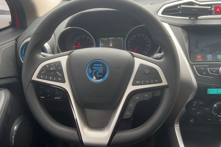 Used BYD Yuan New Energy 2018 EV360 Smart Connect Cool Edition Interior 4