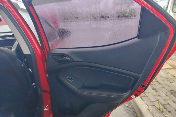 Used BYD Yuan New Energy 2018 EV360 Smart Connect Cool Edition Interior 6