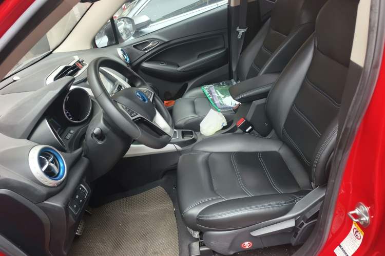 Used BYD Yuan New Energy 2018 EV360 Smart Connected Cool Model Left Front Seat