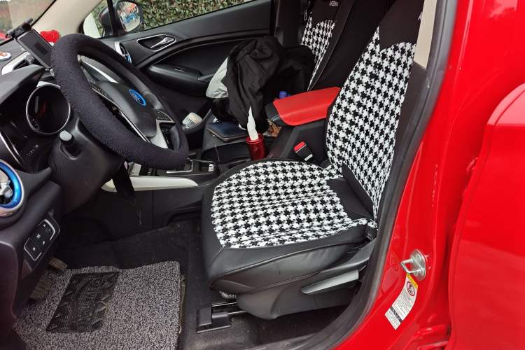 Used BYD Yuan New Energy 2018 EV360 Smart Connect Cool Edition Left Front Seat
