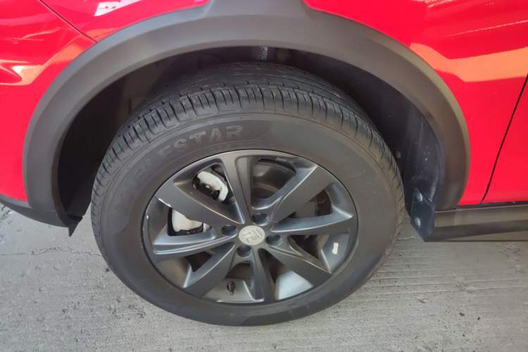 Used BYD Yuan New Energy 2018 EV360 Smart Connect Cool Edition Left Front Wheel Hub