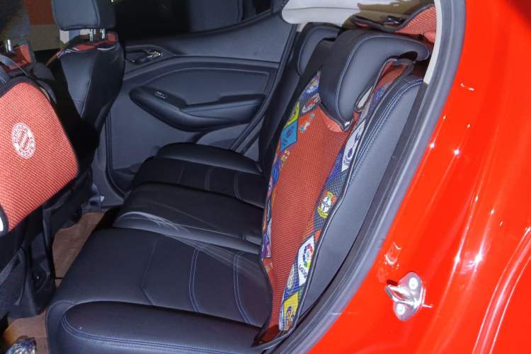 Used BYD Yuan New Energy 2018 EV360 Smart Connected Cool Model Left Rear Seat