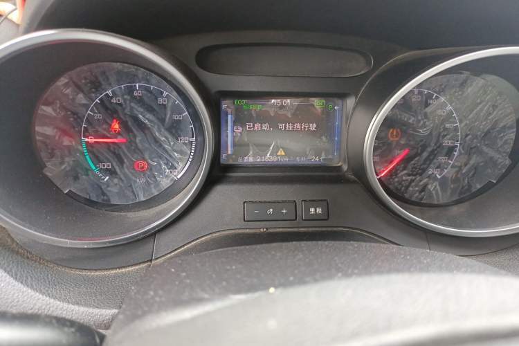 Used BYD Yuan New Energy 2018 EV360 Smart Connect Cool Edition Odometer Close Up