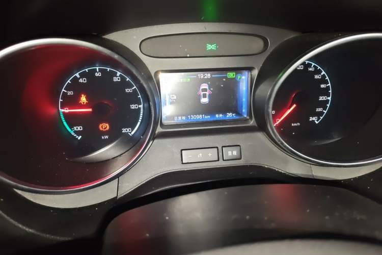 Used BYD Yuan New Energy 2018 EV360 Smart Connect Cool Edition Odometer Close Up