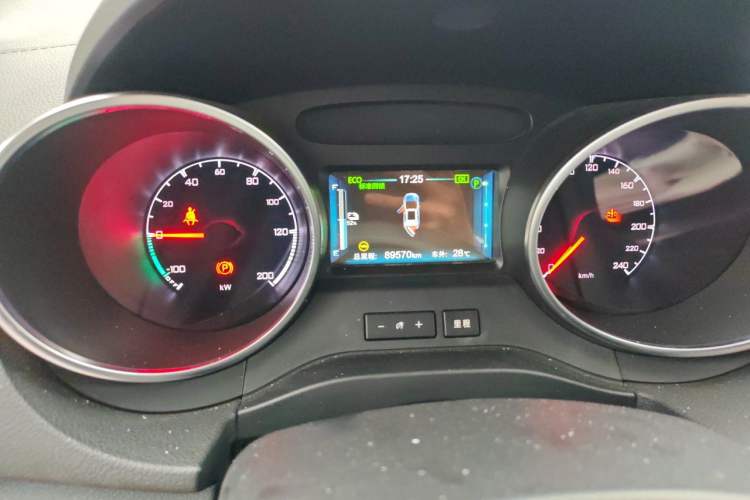 Used BYD Yuan New Energy 2018 EV360 Smart Connect Cool Edition Odometer Close Up