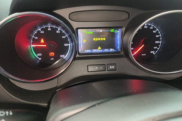 Used BYD Yuan New Energy 2018 EV360 Smart Connect Cool Edition Odometer Close Up