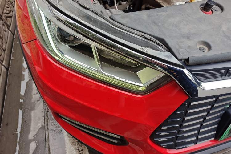 Used BYD Yuan New Energy 2018 EV360 Smart Connect Cool Edition Right Front Headlight