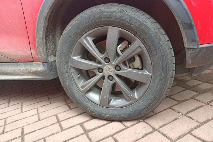 Used BYD Yuan New Energy 2018 EV360 Smart Connect Cool Edition Right Front Wheel Hub