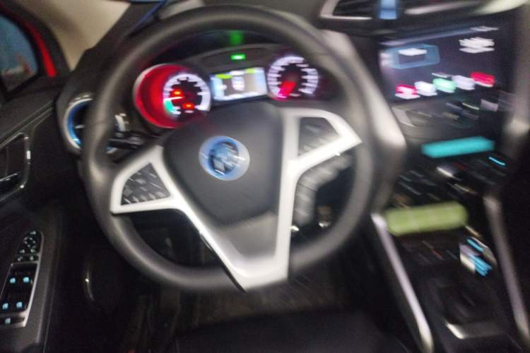Used BYD Yuan New Energy 2018 EV360 Smart Connected Cool Model Steering Wheel
