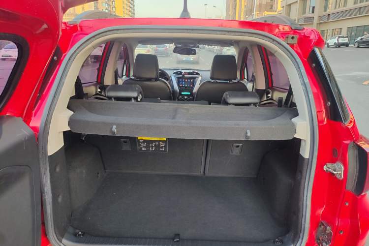 Used BYD Yuan New Energy 2018 EV360 Smart Connect Cool Edition Trunk
