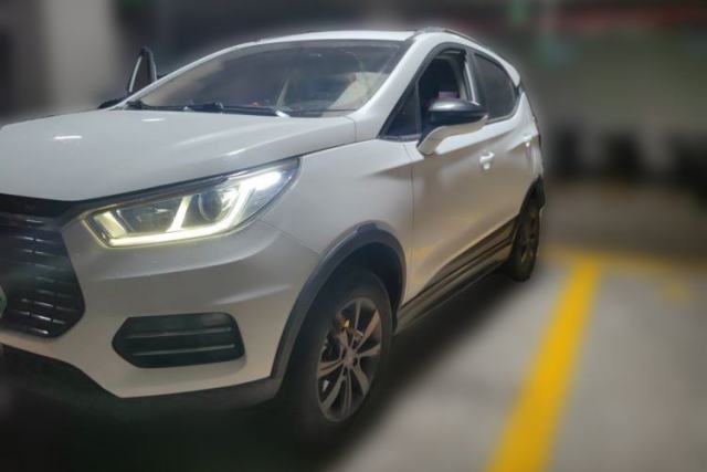 Używany BYD Yuan New Energy 2018 EV360 Smart Connect Cool Edition