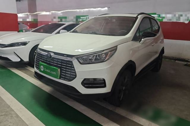 Ojetý BYD Yuan New Energy 2018 EV360 Smart Connect Cool Edition