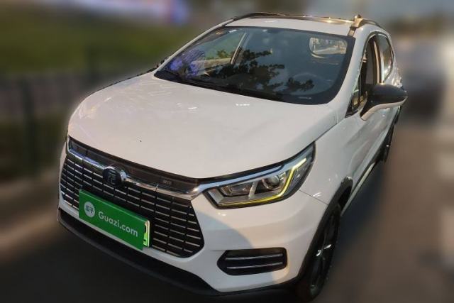 Ojetý BYD Yuan New Energy 2018 EV360 Smart Connect Cool Edition
