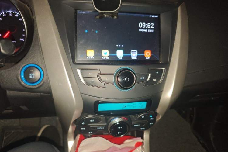 Used BYD Yuan New Energy 2018 EV360 Smart Connect Cool Edition Audio And AC Panel