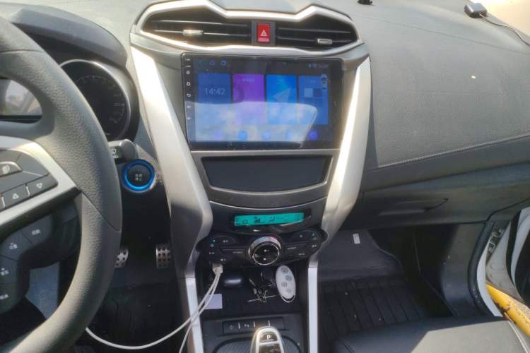 Used BYD Yuan New Energy 2018 EV360 Smart Connect Cool Edition Audio And AC Panel