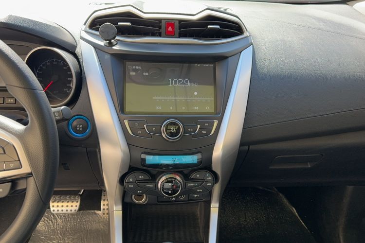 Used BYD Yuan New Energy 2018 EV360 Smart Connect Cool Edition Audio And AC Panel
