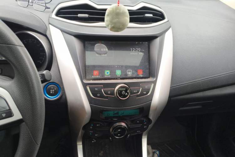 Used BYD Yuan New Energy 2018 EV360 Smart Connect Cool Edition Audio And AC Panel