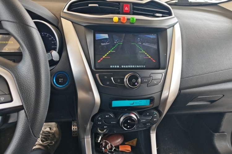 Used BYD Yuan New Energy 2018 EV360 Smart Connect Cool Edition Audio And AC Panel
